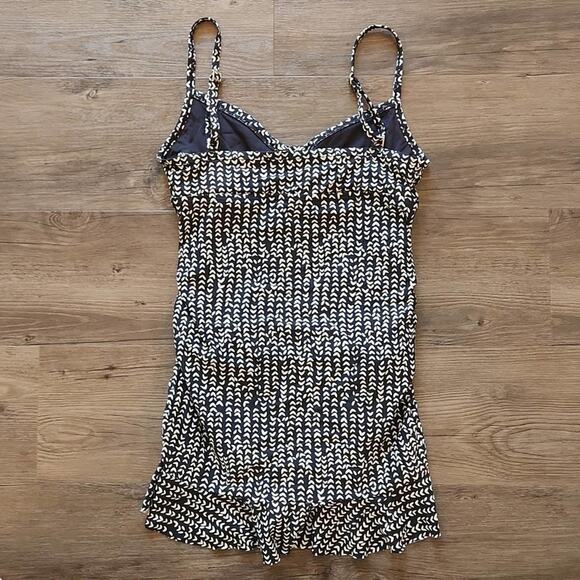 LA BLANCA Black White Arrow Sweetheart One Piece Swim Suit 6 - Picture 7 of 10